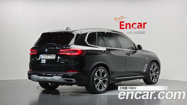 BMW X5 (G05) xDrive 45e xLine 2022 — фото 2