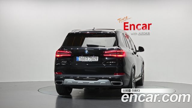 BMW X5 (G05) xDrive 45e xLine 2022 — фото 4