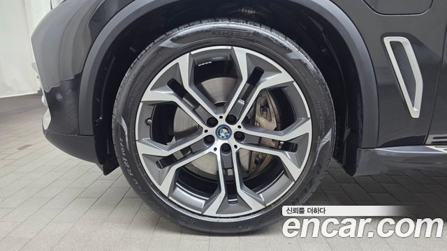 BMW X5 (G05) xDrive 45e xLine 2022 — фото 5
