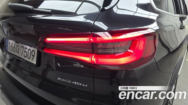 BMW X5 (G05) xDrive 45e xLine 2022 — фото 23