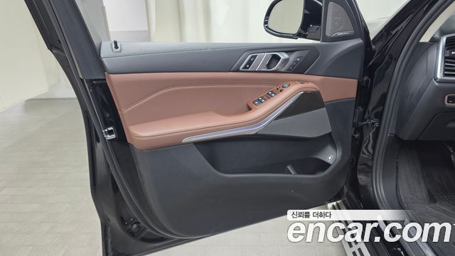 BMW X5 (G05) xDrive 45e xLine 2022 — фото 24