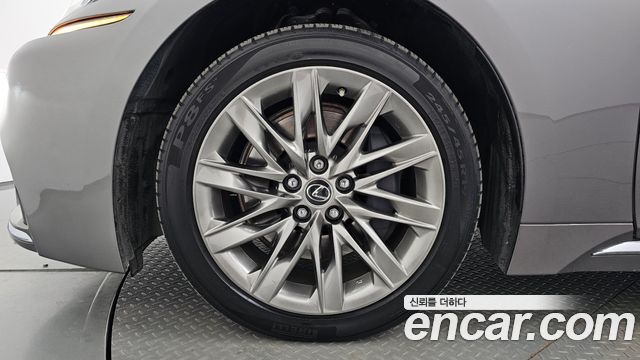 Lexus LS500 (V) 3.5 Luxury AWD 2020 — фото 5