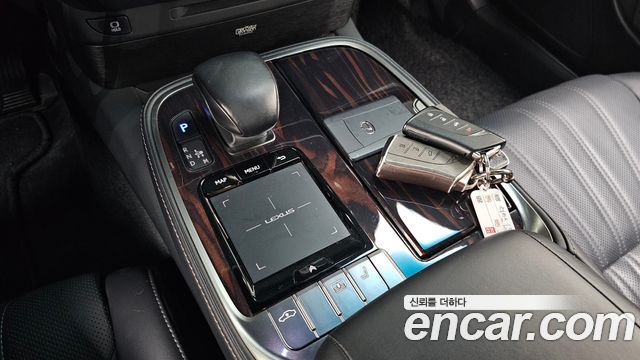 Lexus LS500 (V) 3.5 Luxury AWD 2020 — фото 9
