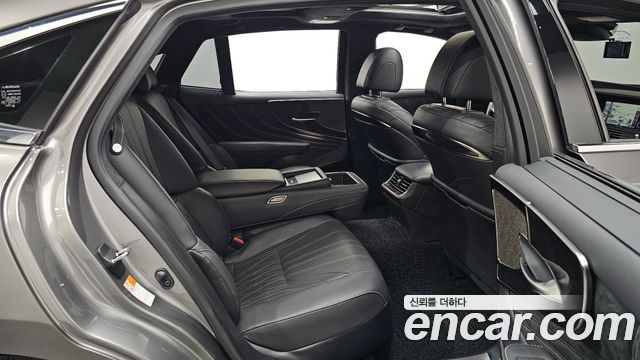 Lexus LS500 (V) 3.5 Luxury AWD 2020 — фото 12
