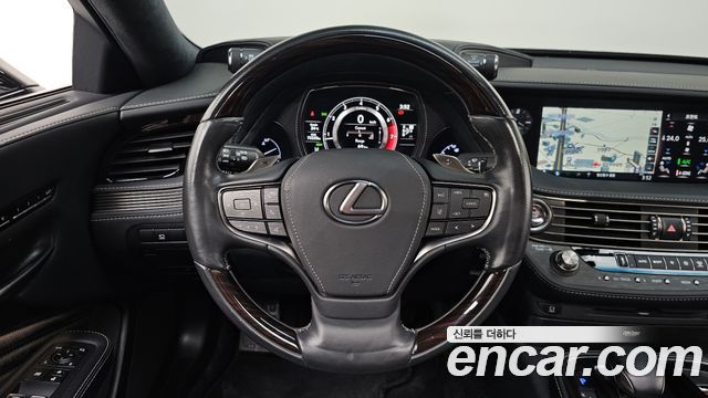 Lexus LS500 (V) 3.5 Luxury AWD 2020 — фото 13
