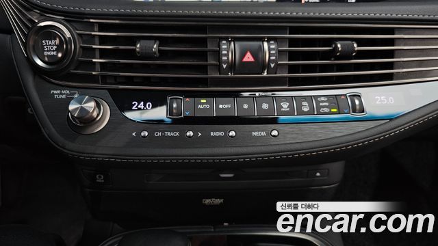 Lexus LS500 (V) 3.5 Luxury AWD 2020 — фото 18