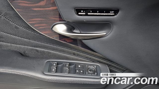 Lexus LS500 (V) 3.5 Luxury AWD 2020 — фото 20