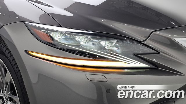 Lexus LS500 (V) 3.5 Luxury AWD 2020 — фото 22