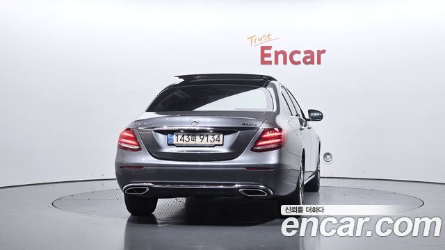 Mercedes-Benz E-Class (W213) E300 4MATIC Avnatgarde 2017 — фото 4