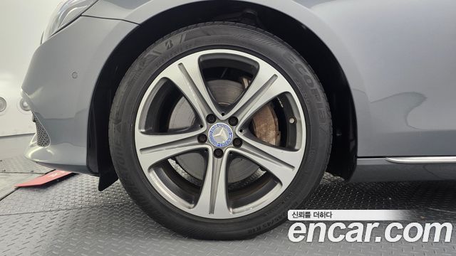 Mercedes-Benz E-Class (W213) E300 4MATIC Avnatgarde 2017 — фото 5