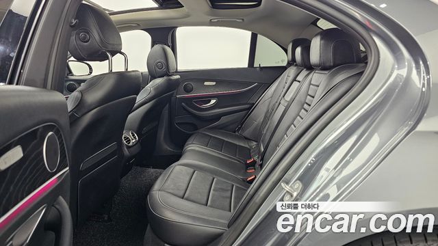 Mercedes-Benz E-Class (W213) E300 4MATIC Avnatgarde 2017 — фото 16