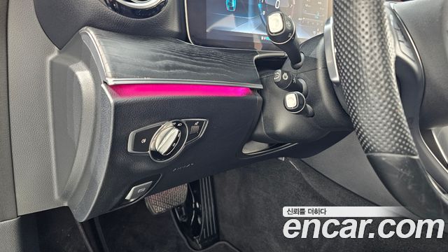 Mercedes-Benz E-Class (W213) E300 4MATIC Avnatgarde 2017 — фото 24