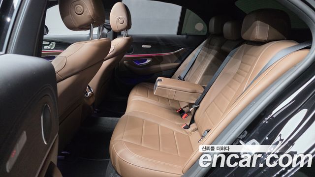Mercedes-Benz E-Class (W213) E250 AMG Line 2023 — фото 12