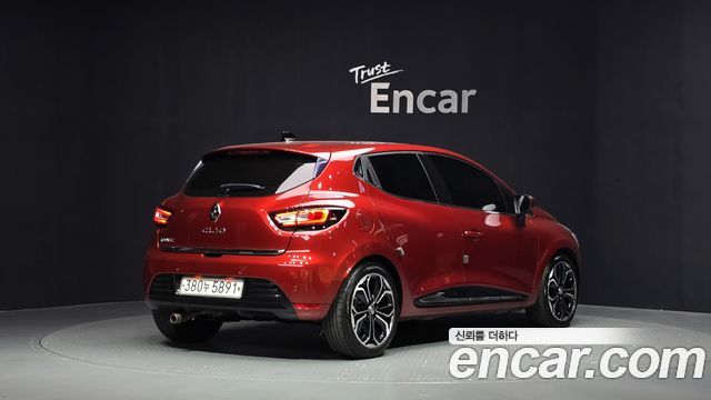 Renault Korea Clio Intens Panoramic 2019 — фото 2