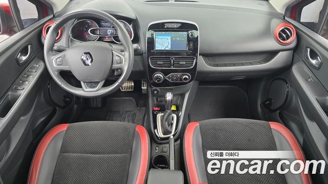 Renault Korea Clio Intens Panoramic 2019 — фото 7