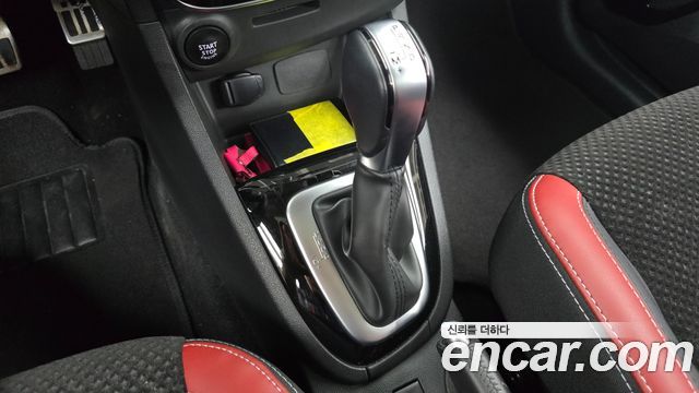 Renault Korea Clio Intens Panoramic 2019 — фото 9