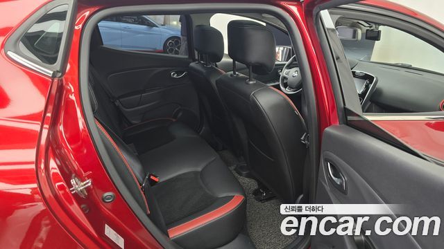 Renault Korea Clio Intens Panoramic 2019 — фото 12