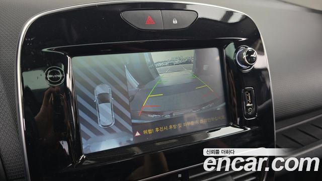 Renault Korea Clio Intens Panoramic 2019 — фото 15