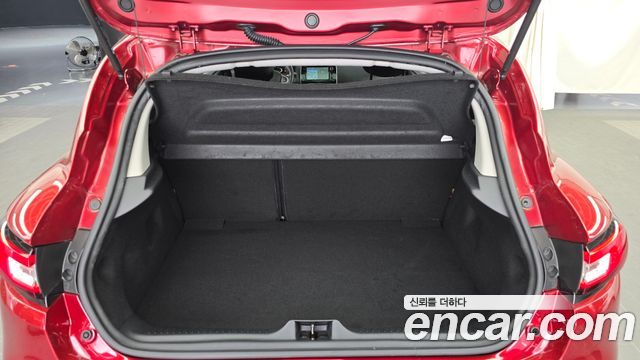 Renault Korea Clio Intens Panoramic 2019 — фото 18