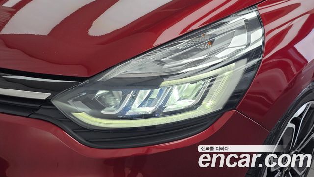 Renault Korea Clio Intens Panoramic 2019 — фото 22