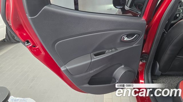 Renault Korea Clio Intens Panoramic 2019 — фото 25