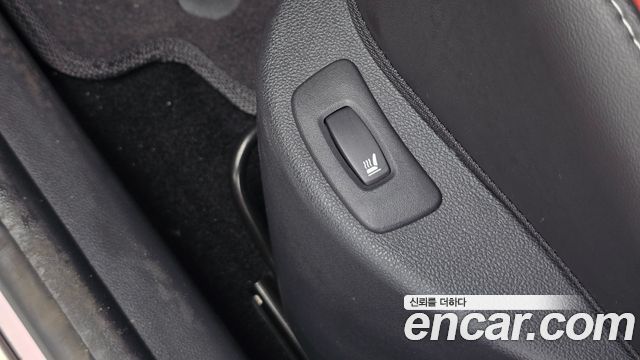 Renault Korea Clio Intens Panoramic 2019 — фото 31