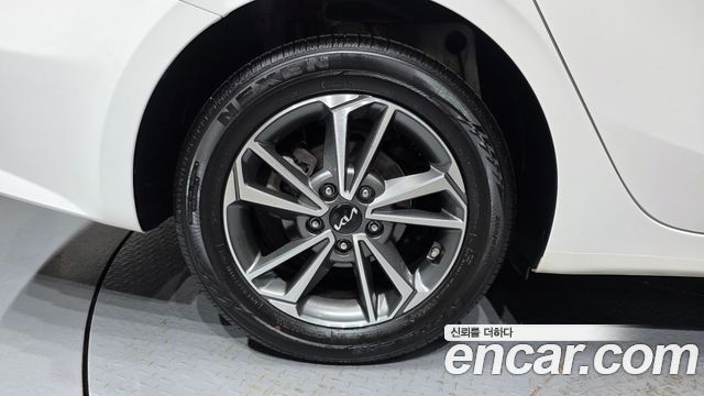 Kia K3 (II) 1.6 Prestige 2023 — фото 5
