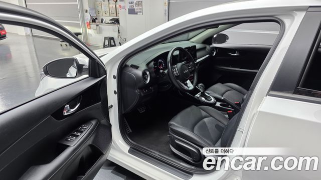 Kia K3 (II) 1.6 Prestige 2023 — фото 10