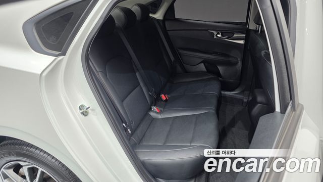 Kia K3 (II) 1.6 Prestige 2023 — фото 11