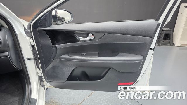 Kia K3 (II) 1.6 Prestige 2023 — фото 25