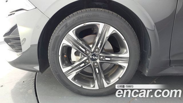 Kia K5 (III) 2.0 Signature 2023 — фото 5