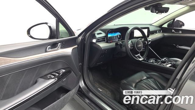 Kia K5 (III) 2.0 Signature 2023 — фото 10