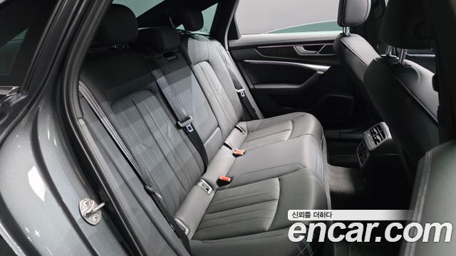 Audi A6 (C8) 45 TFSI Premium 2023 — фото 11