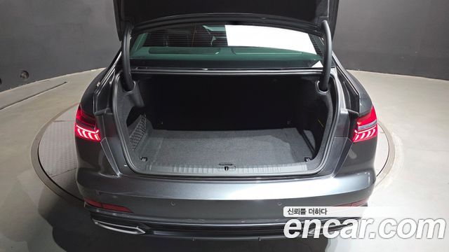 Audi A6 (C8) 45 TFSI Premium 2023 — фото 31