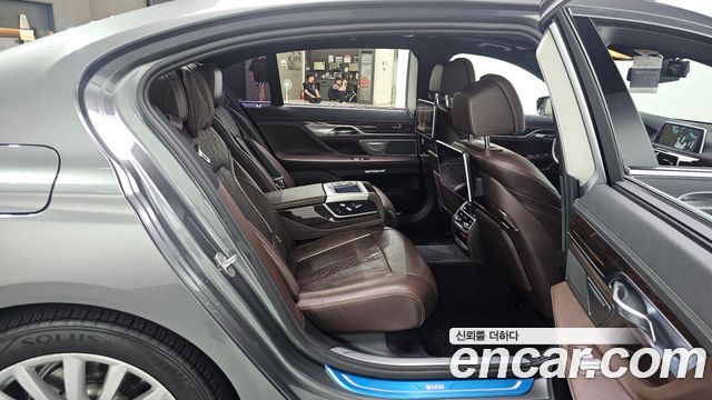 BMW 7 Series (G11) 730Ld xDrive 2016 — фото 11