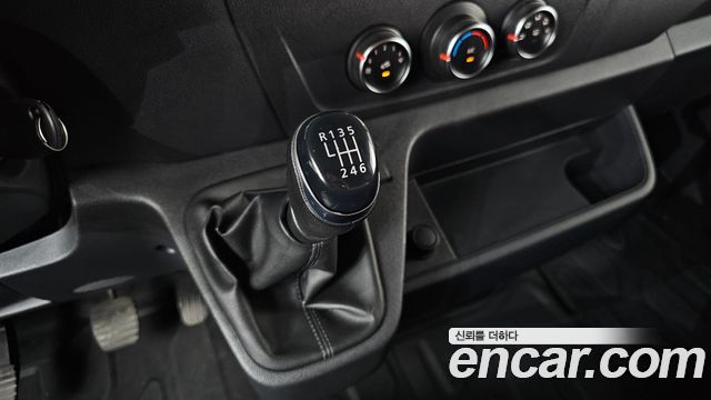 Renault Korea Master 2.3 Van S 2020 — фото 9
