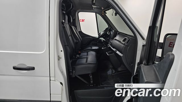 Renault Korea Master 2.3 Van S 2020 — фото 15