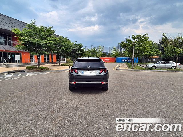 Hyundai Tucson (NX4) Gasoline 1.6 Turbo 4WD Premium 2023 — фото 4