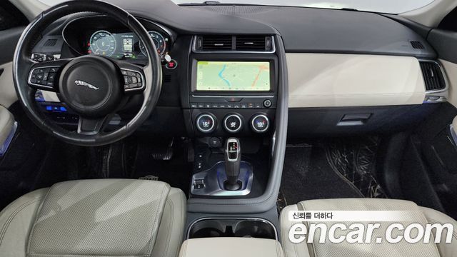Jaguar E-PACE P250 SE 2018 — фото 7