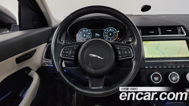 Jaguar E-PACE P250 SE 2018 — фото 12