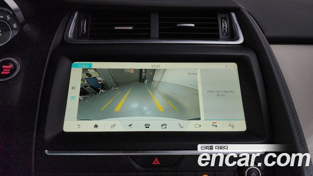 Jaguar E-PACE P250 SE 2018 — фото 14