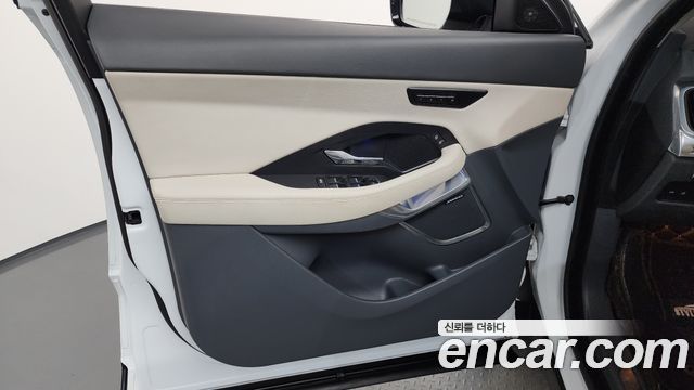 Jaguar E-PACE P250 SE 2018 — фото 24