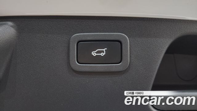 Jaguar E-PACE P250 SE 2018 — фото 27