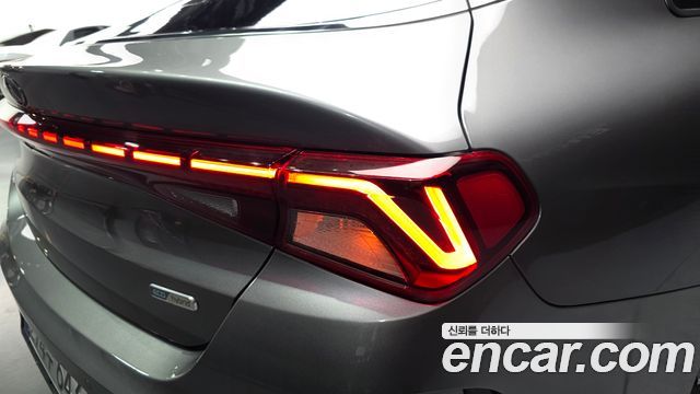 Kia K5 Hybrid (III) Signature 2020 — фото 29