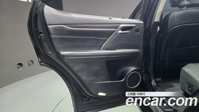 Lexus RX450h (IV) Executive 2022 — фото 25
