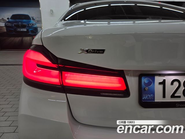 BMW 5 Series (G30) 530i xDrive M Sport Package 2023 — фото 20