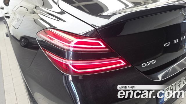 Genesis G70 Gasoline 2.0T 4WD 2021 — фото 23
