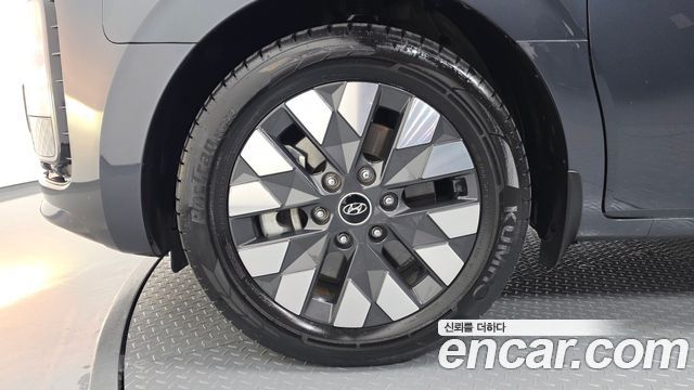 Hyundai Staria Lounge 9-Seater Prestige 2023 — фото 5