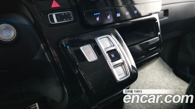 Hyundai Staria Lounge 9-Seater Prestige 2023 — фото 9