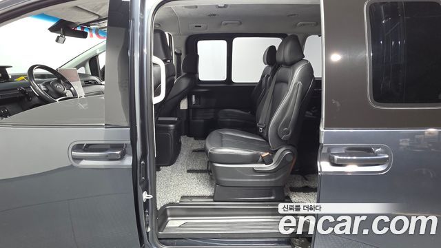 Hyundai Staria Lounge 9-Seater Prestige 2023 — фото 11